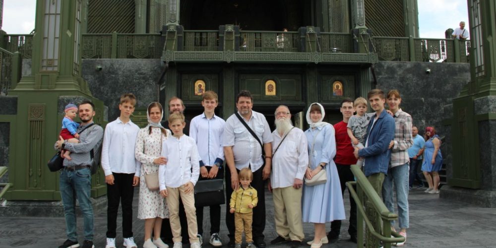 Члены молодежного клуба «Золотые врата» посетили Главный храм Вооружённых Сил Российской Федерации