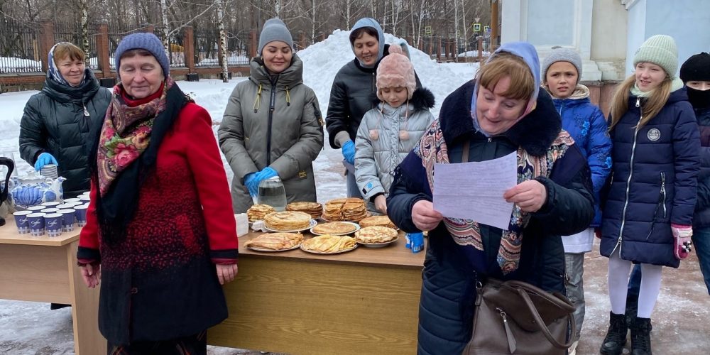 Прихожане нашего храма приготовили угощения по случаю окончания сырной недели, в народе Масленица